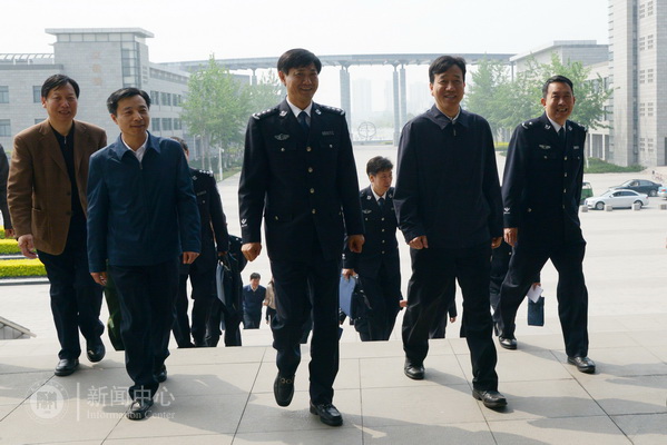 副市长赵飞到我校调研